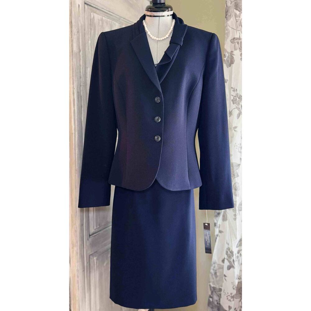 Tahari Arthur S. Levine Petite 8P Blazer Skirt Suit Navy Blue 2PC w/ Tag - Picture 4 of 16